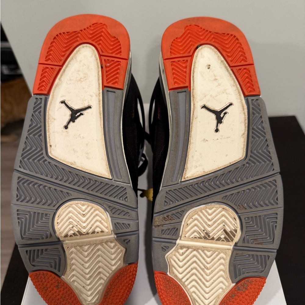 Women’s Air Jordan Retro 4 ‘Starfish’ - Picture 4 of 5